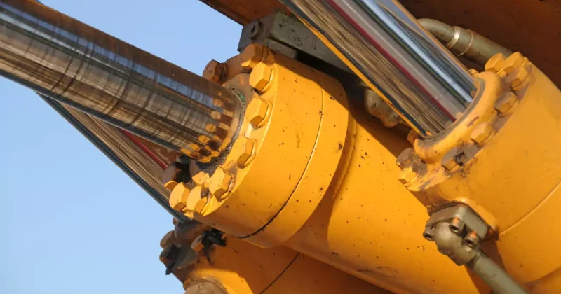 The Role of Hydraulic Pump Leaks Hydraulic Cylinder Failure - Featured Image